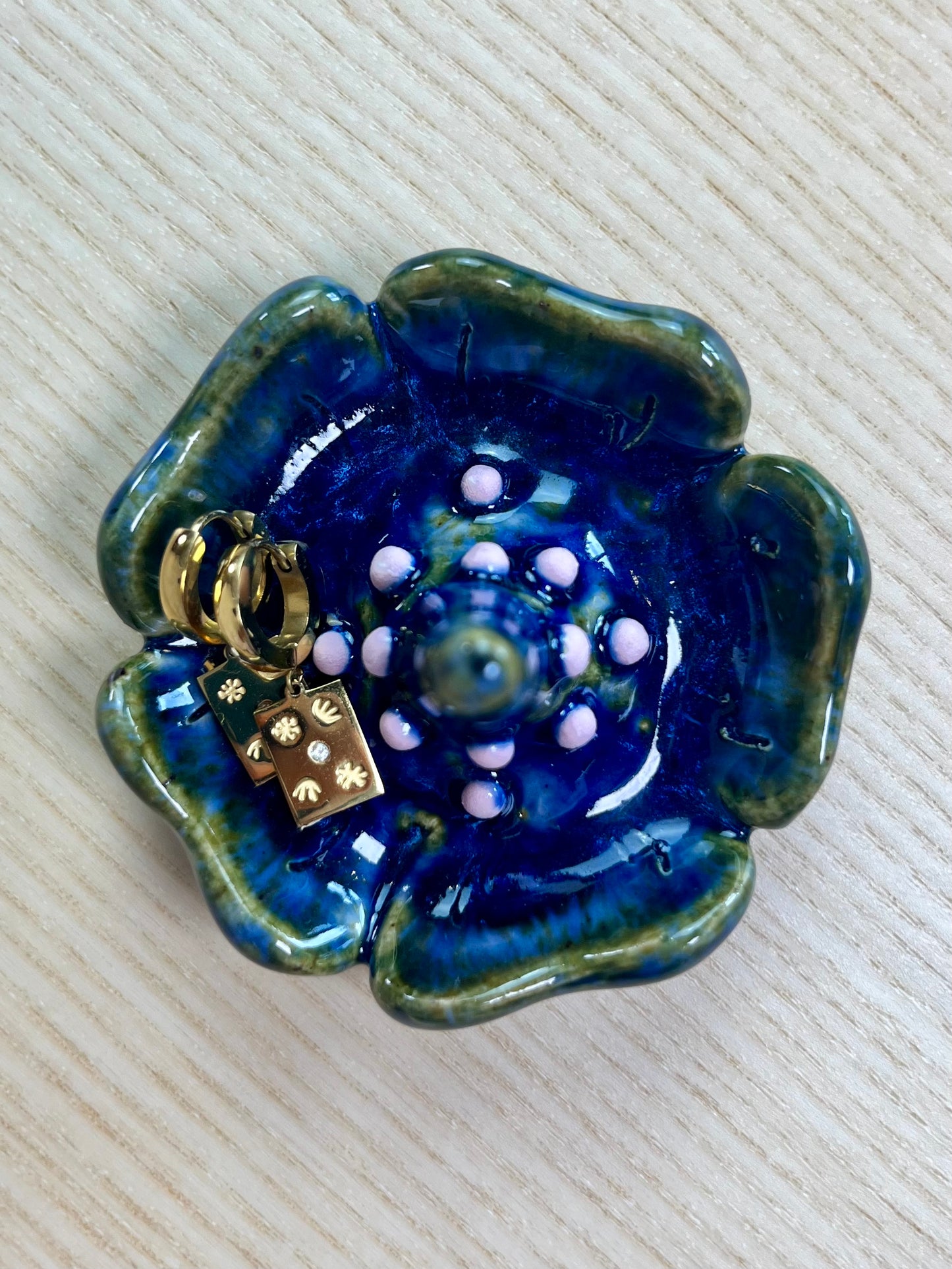 Deep Blue & Seaweed