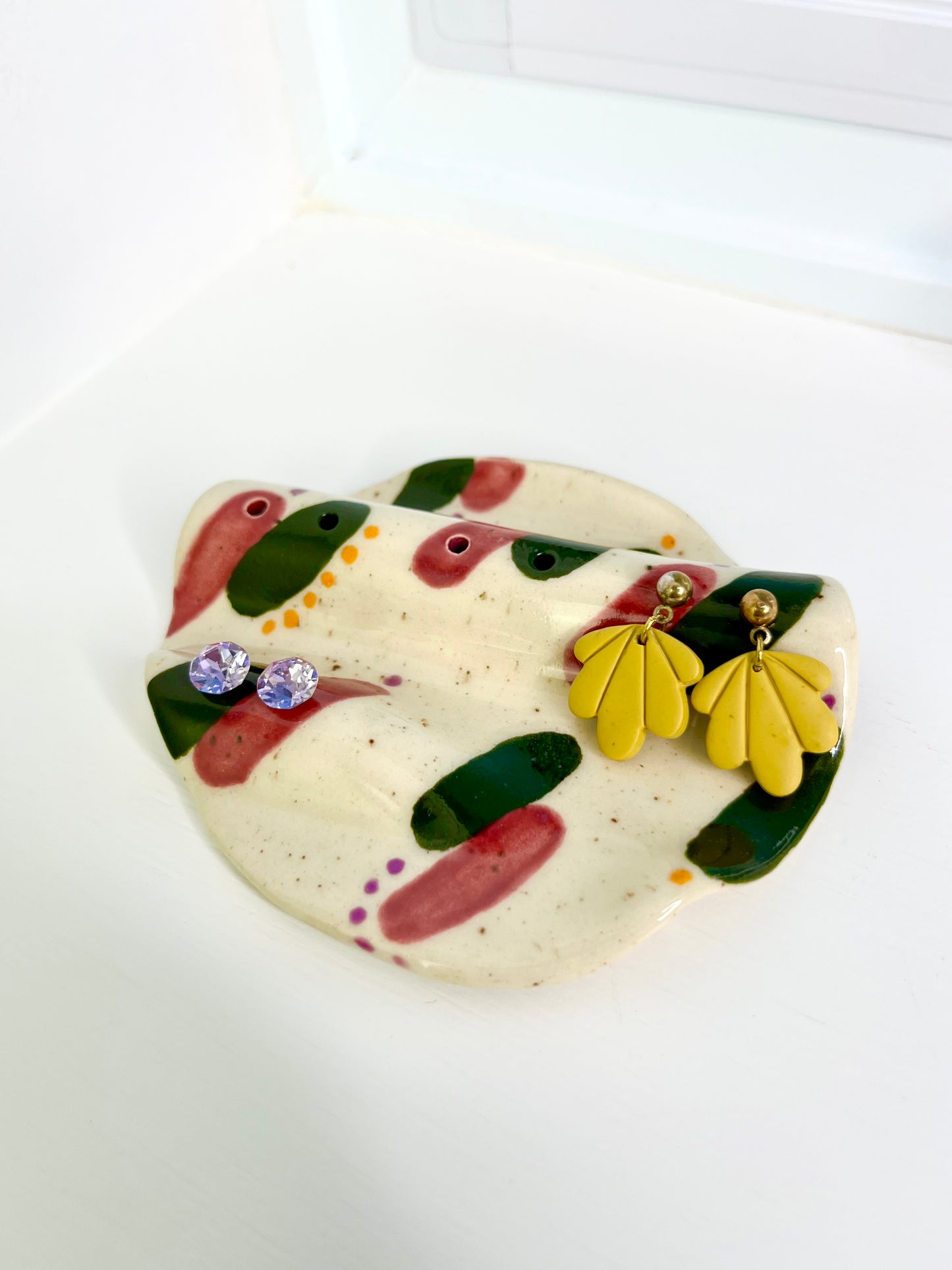 Green and Pink Brush Stroke Wavy Jewelry Tray