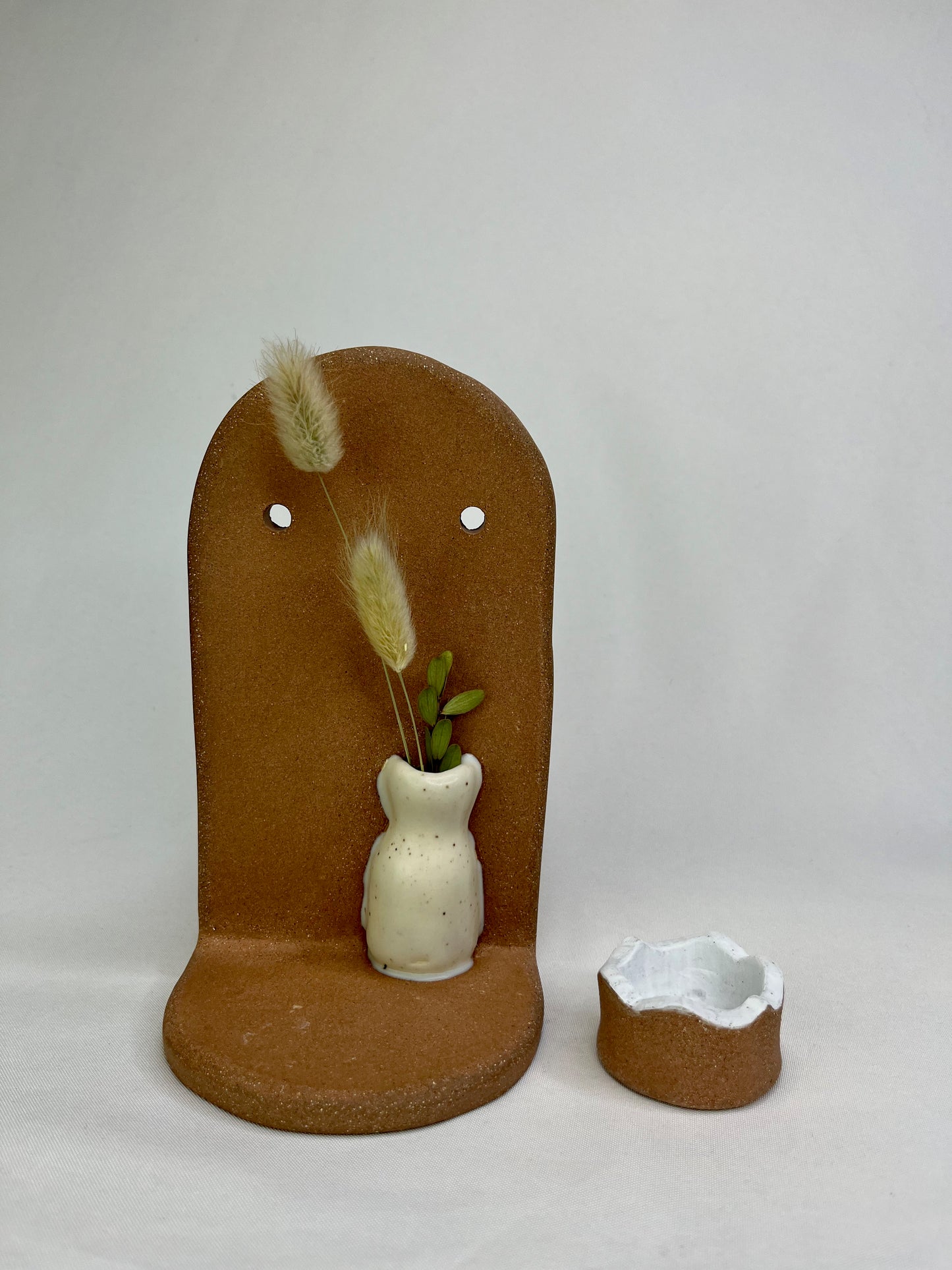 Cream Vase Jewelry Shelf & Pot