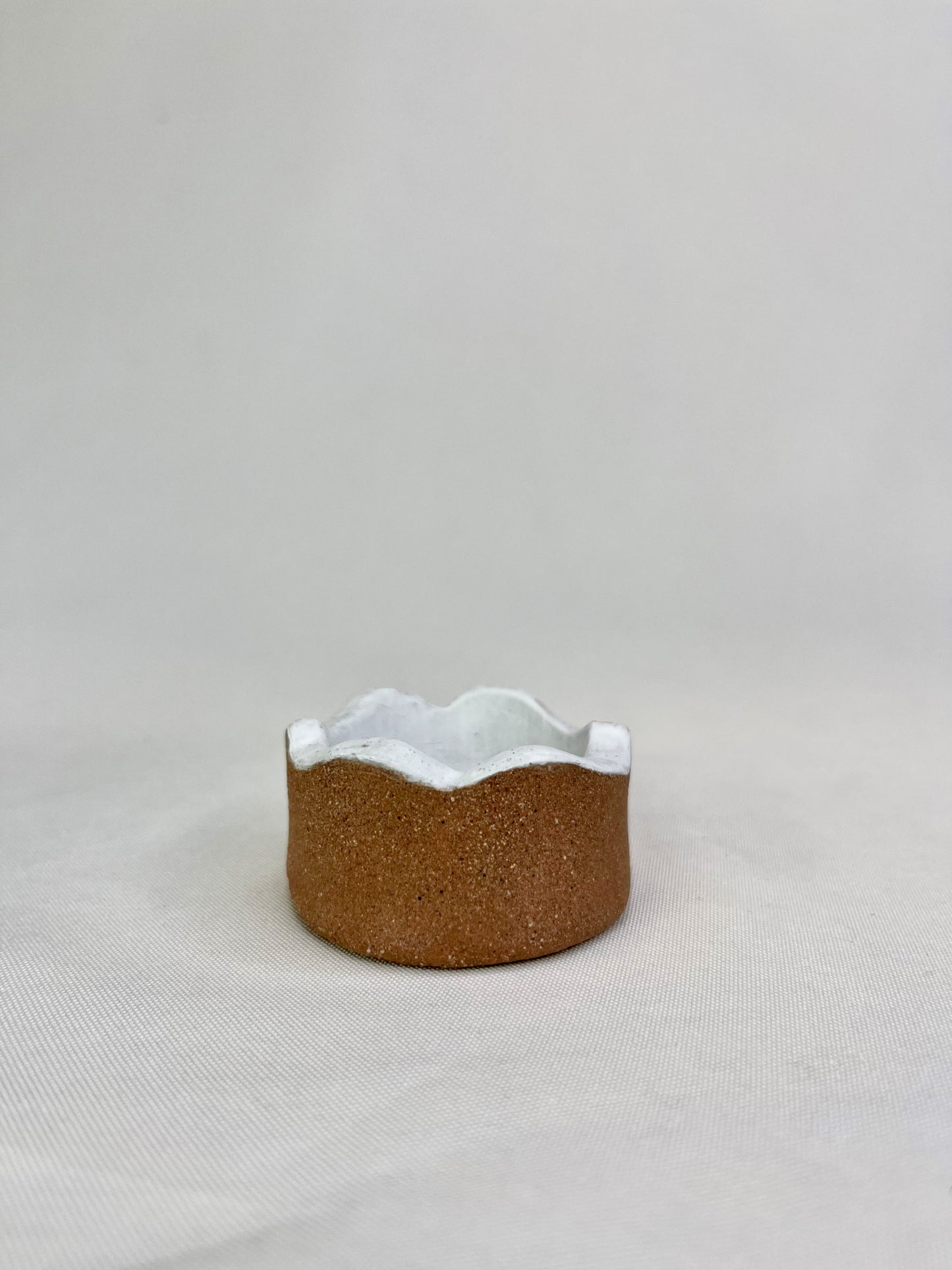Cream Vase Jewelry Shelf & Pot