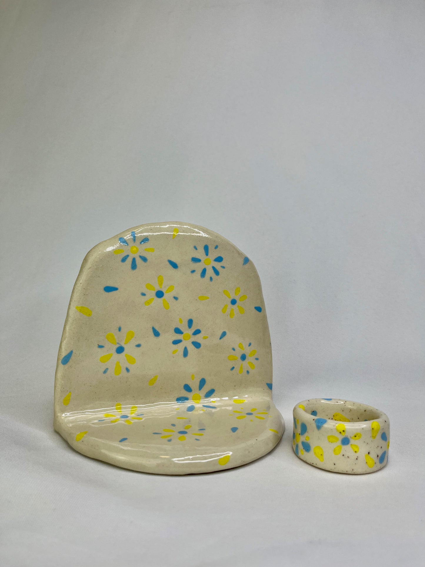Oval Flowers Jewelry Shelf & Pot