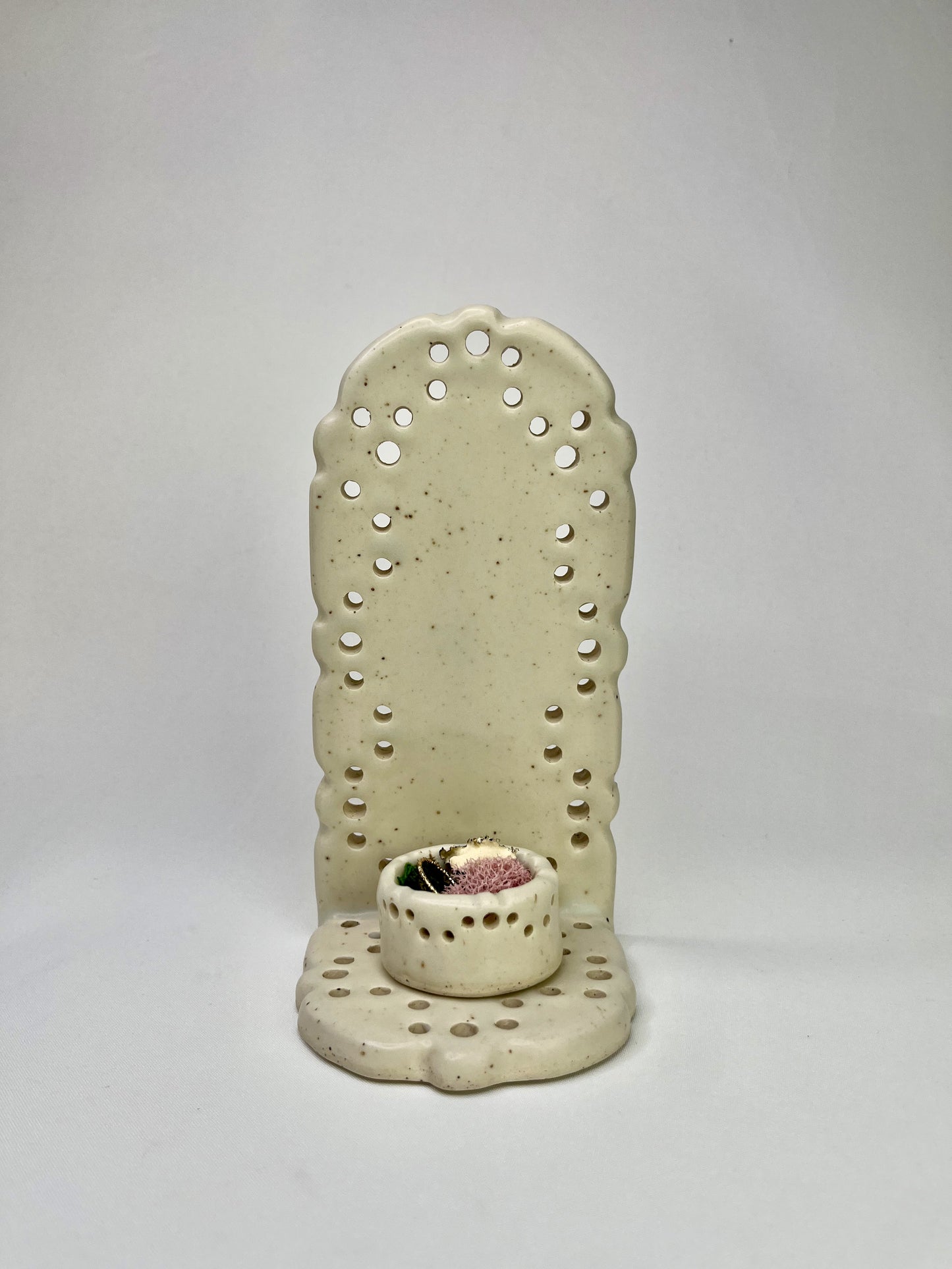 Cream Lace Jewelry Shelf & Pot - Seconds Sale
