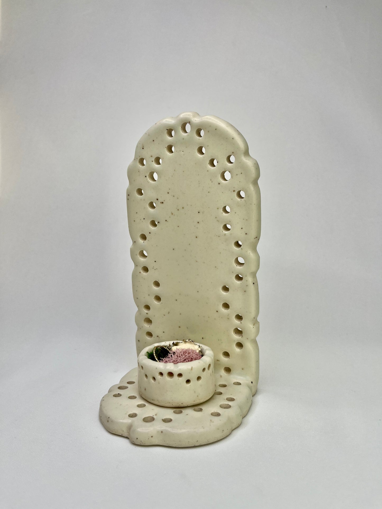 Cream Lace Jewelry Shelf & Pot - Seconds Sale