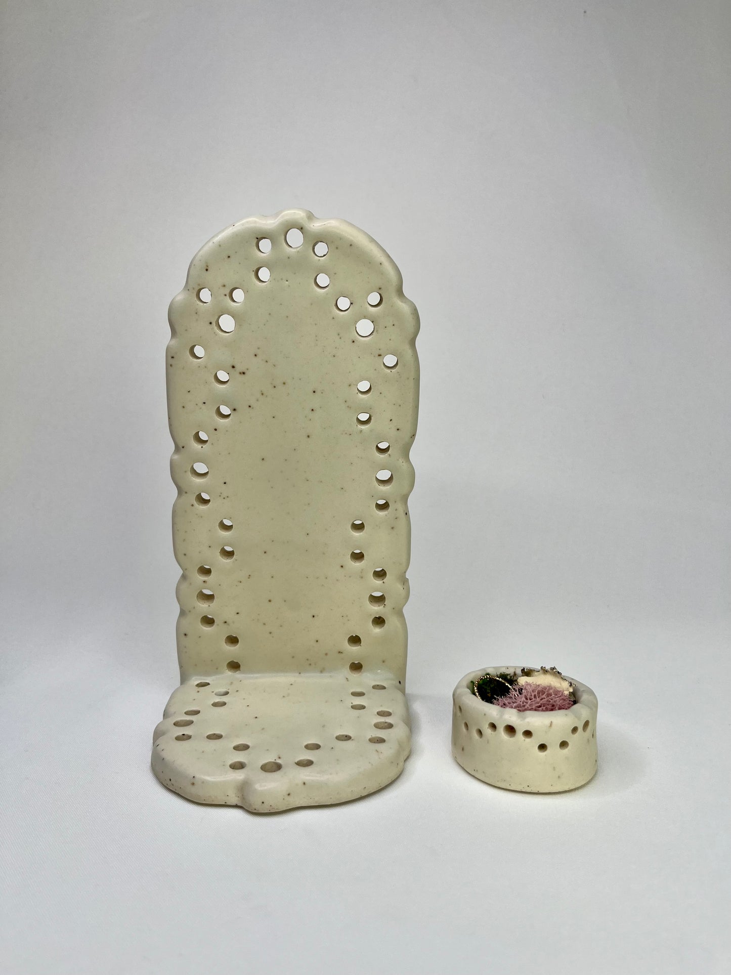 Cream Lace Jewelry Shelf & Pot - Seconds Sale