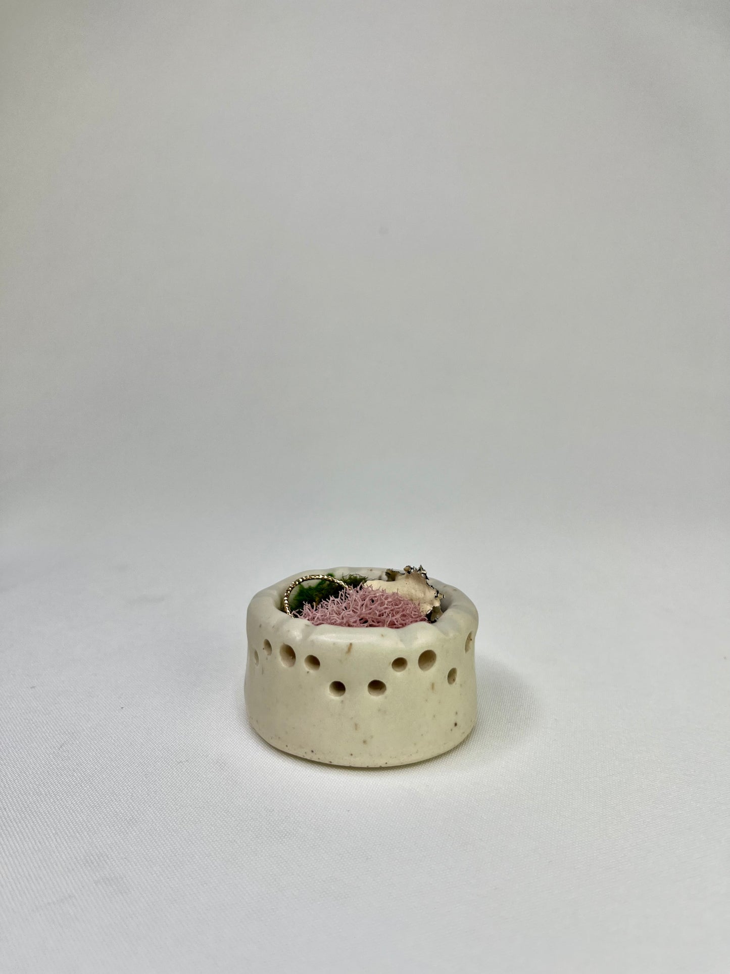 Cream Lace Jewelry Shelf & Pot - Seconds Sale
