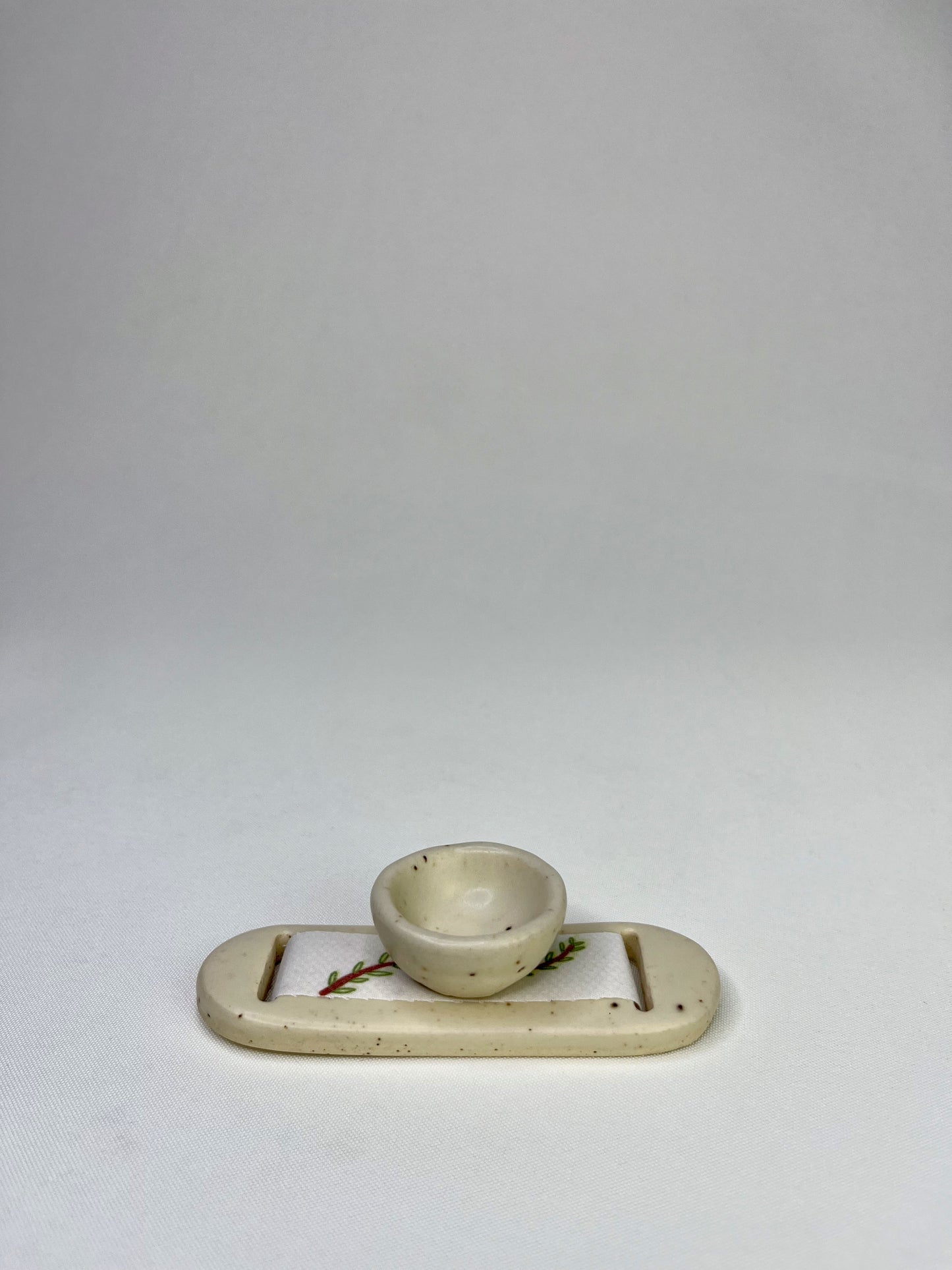 Small Cream Leaves Jewelry Tray & Pot