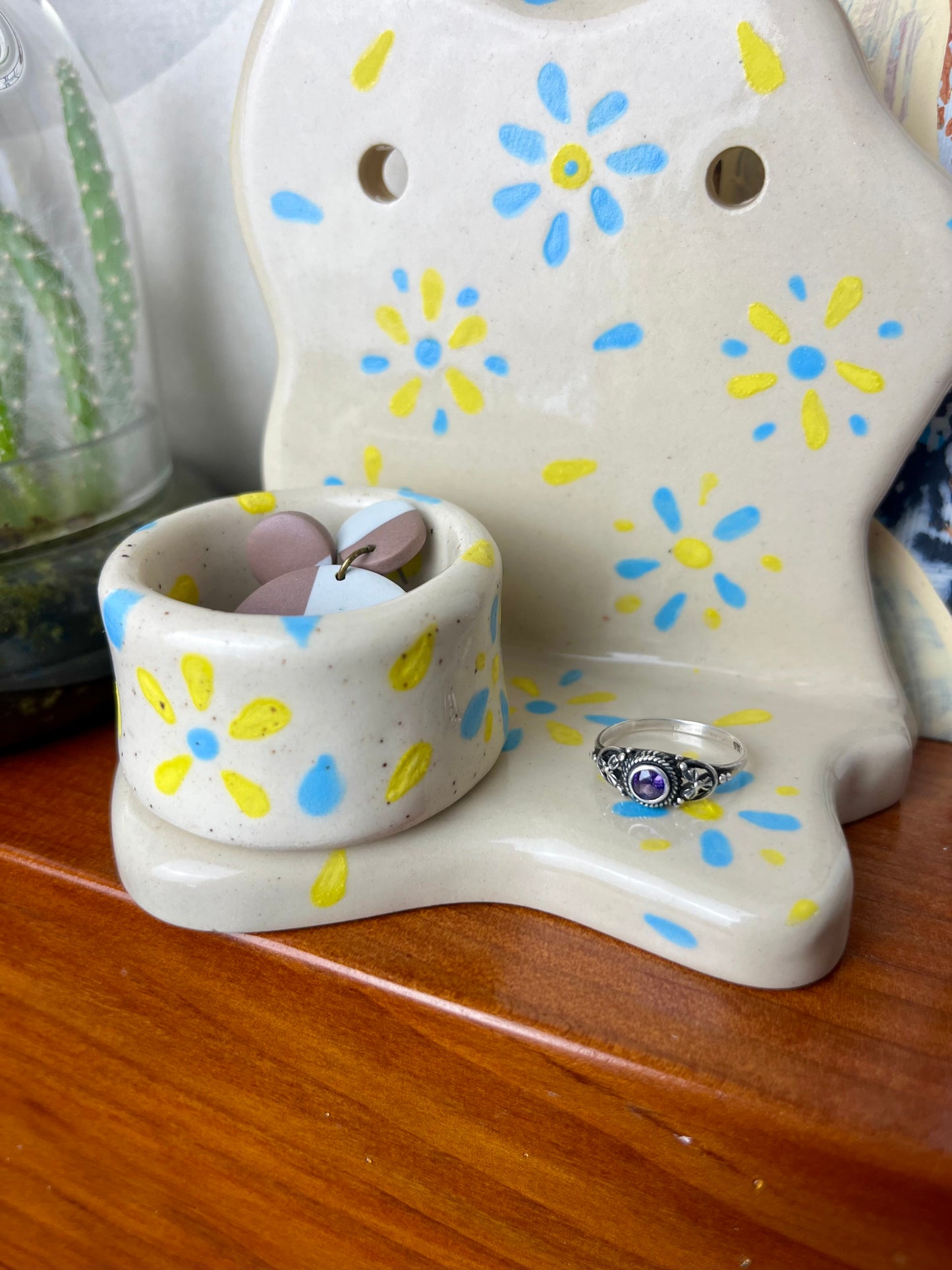 Small flowers Jewelry Shelf & Pot