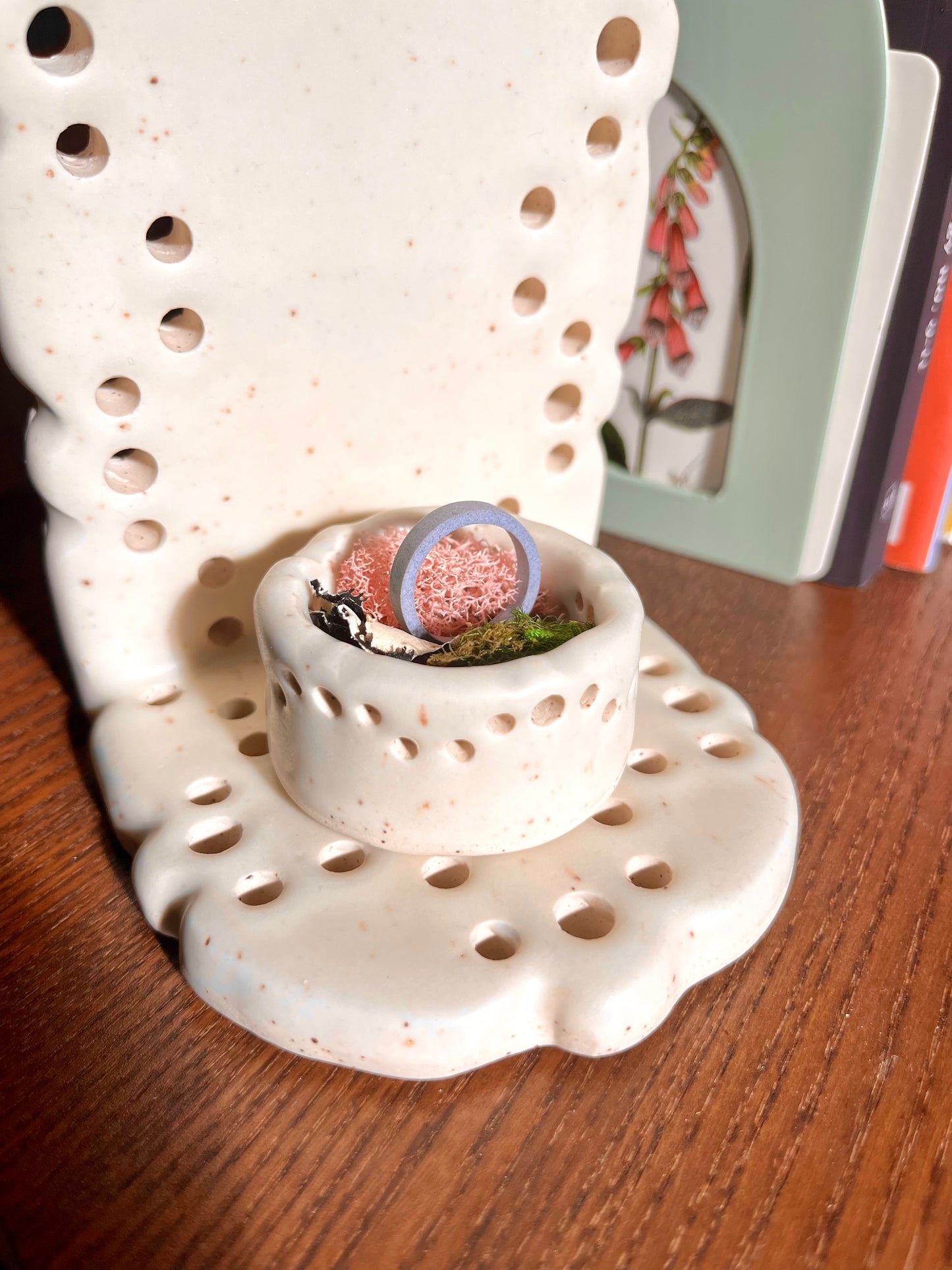 Cream Lace Jewelry Shelf & Pot - Seconds Sale