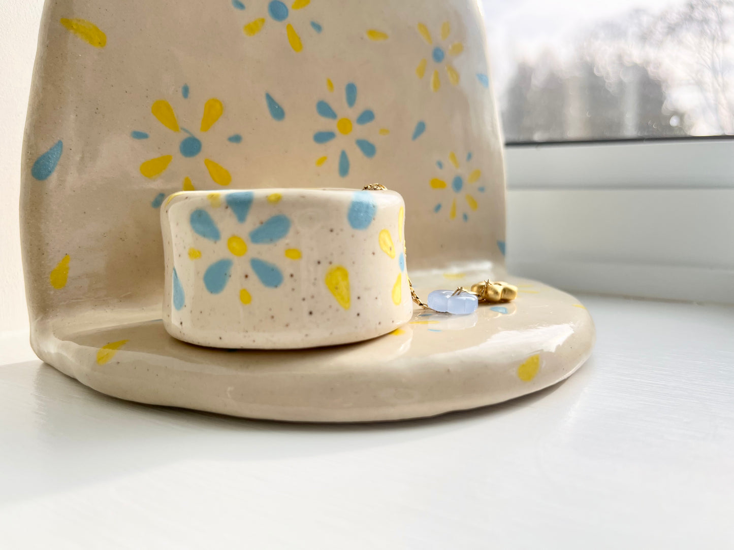 Oval Flowers Jewelry Shelf & Pot
