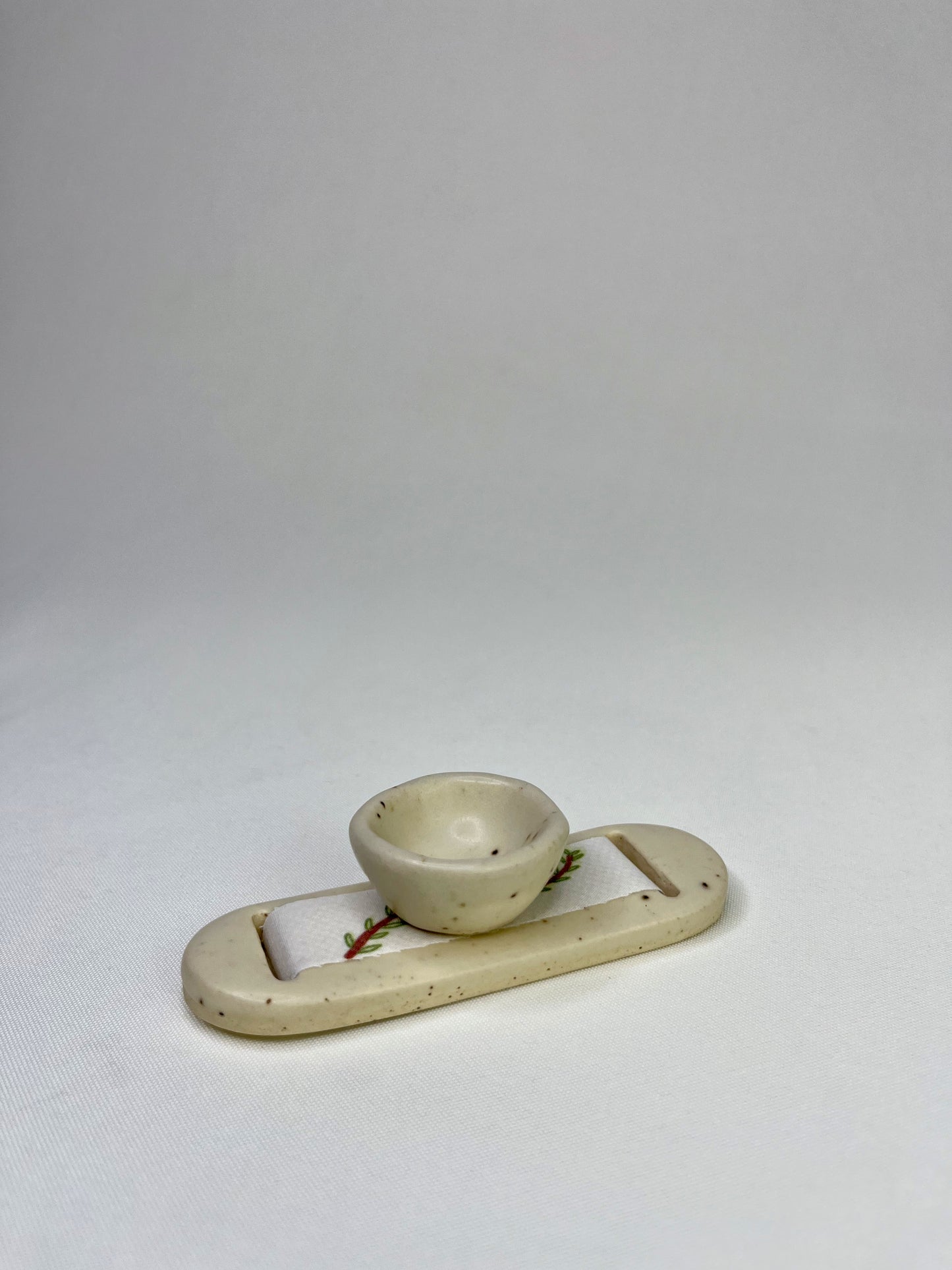 Small Cream Leaves Jewelry Tray & Pot