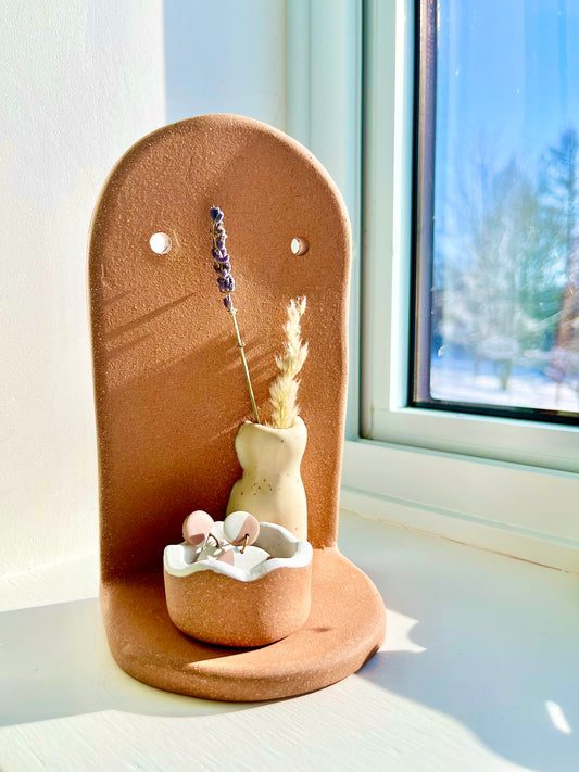 Cream Vase Jewelry Shelf & Pot